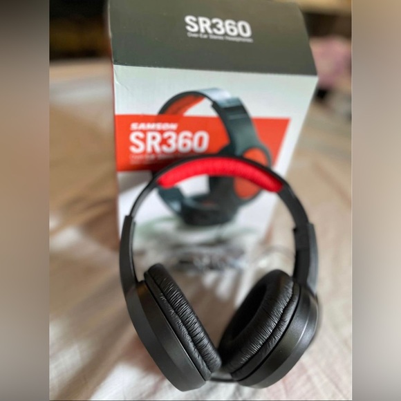 New Over Ear Headphones - Picture 2 of 4